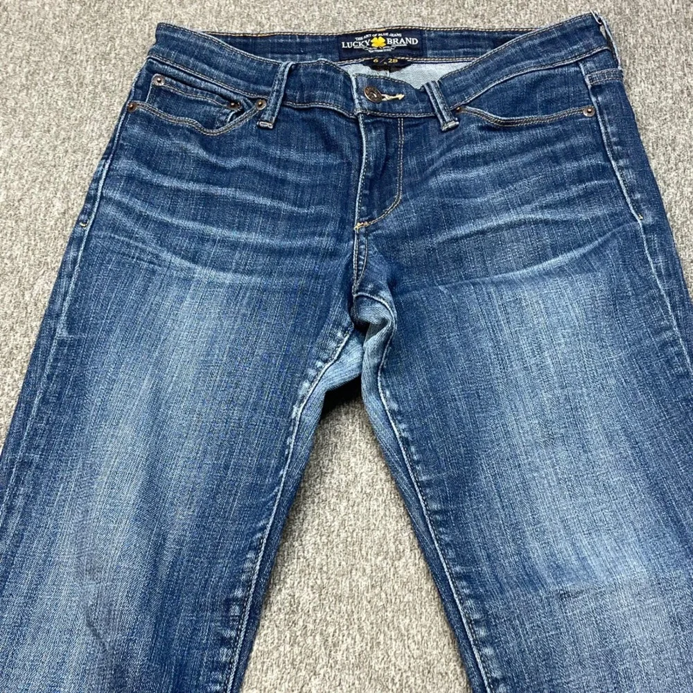Lucky Brand Sweet Boot Jeans Womens 6/28 Medium Wash Blue‎ Bootcut Whiskered